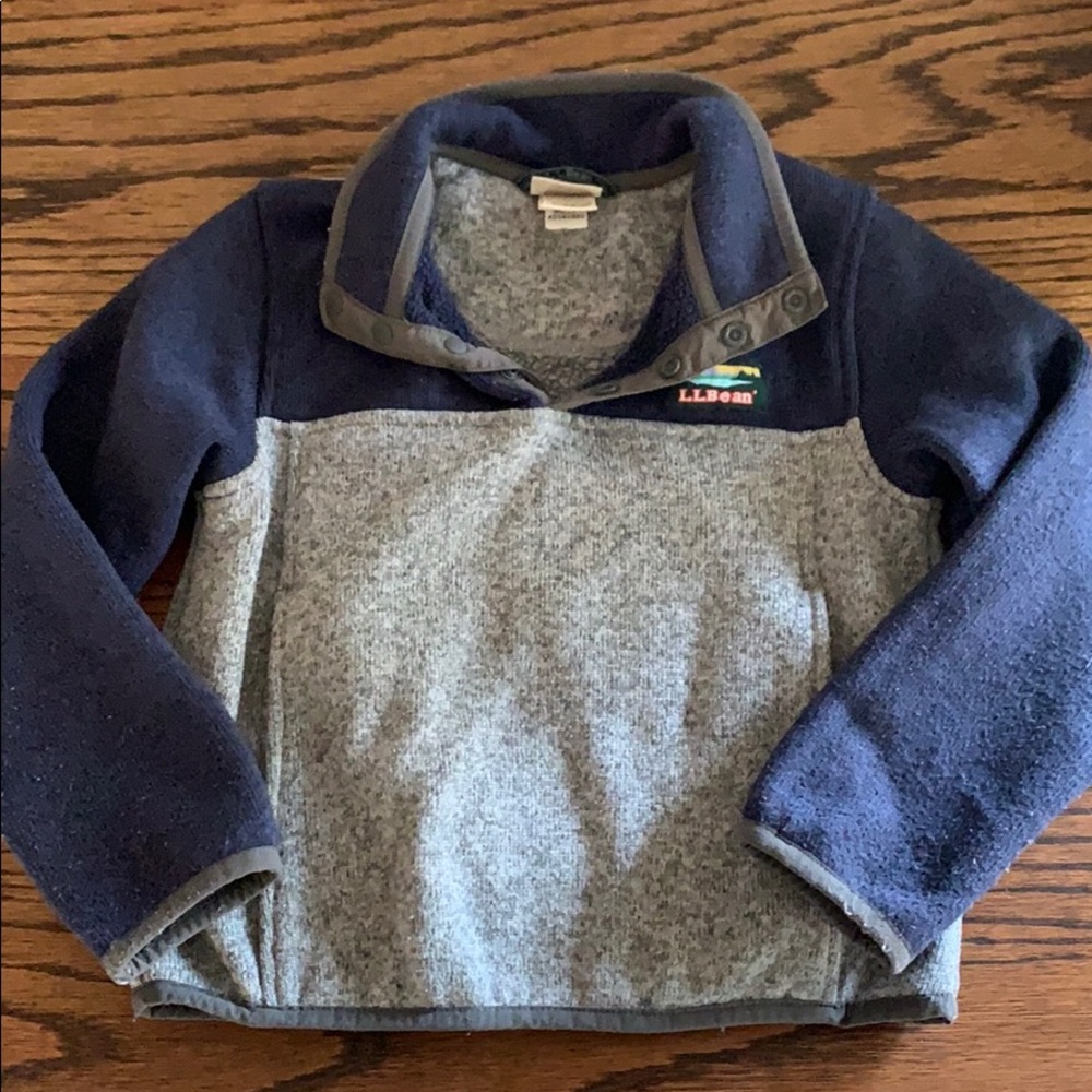 Size 4 LLBean jacket with front pocket.